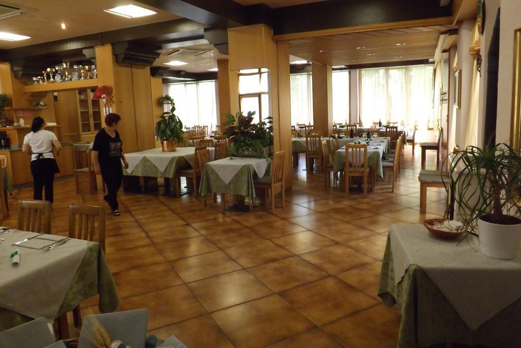 Hotel Concordia Levico Terme Buitenkant foto