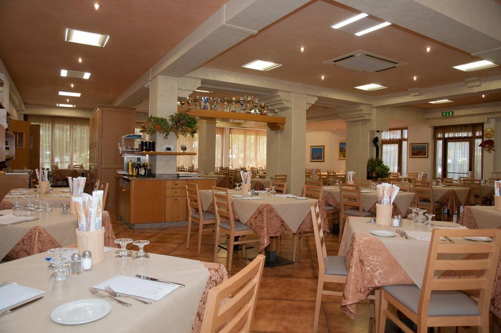 Hotel Concordia Levico Terme Buitenkant foto
